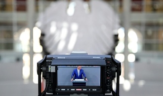 Merz mahnt vor EU-Gipfel konkrete Schritte für mehr Wettbewerbsfähigkeit an