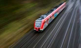 Reservegleise und mehr Puffer im Fahrplan: Vorschläge für pünktlichere Bahn