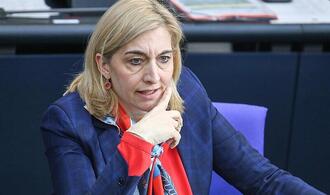 Warken fordert in Debatte um Deepfakes schnelle Maßnahmen