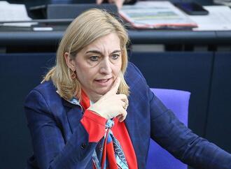 Warken fordert in Debatte um Deepfakes schnelle Maßnahmen