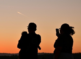 Rekord-Hitzewelle im Westen der USA - Drohende Überschwemmungen auf Hawaii