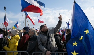 Zehntausende demonstrieren in Tschechien gegen Regierungschef Babis
