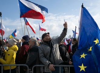 Zehntausende demonstrieren in Tschechien gegen Regierungschef Babis