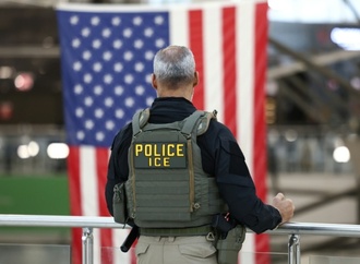 Trump-Regierung setzt ICE-Mitarbeiter an Flughäfen ein