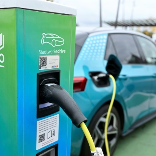 Schwacher EU-Neuwagenmarkt im Februar - Verbrenner-Anteil weiter rückläufig