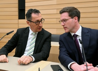 Grüne und CDU führen nach Landtagswahl in Baden-Württemberg Sondierungsgespräche