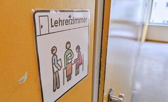 Ökonomen und Politiker wollen weniger Verbeamtungen von Lehrern