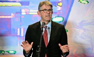 Merz stellt sich hinter umstrittenen Staatsminister Weimer