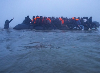 Schleusungen über Ärmelkanal: Verdächtigte in Nordrhein-Westfalen festgenommen