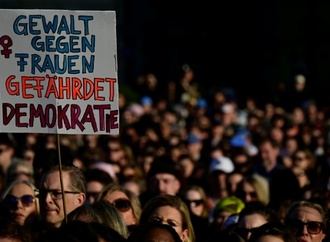 Digitale Gewalt gegen Frauen: Appelle im Bundestag an Verantwortung aller