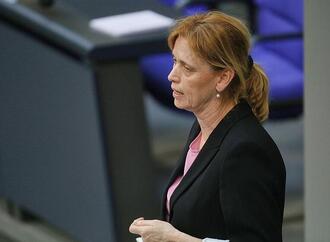 Prien verteidigt Umbau von ''Demokratie leben''-Programm