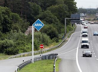 Ölkrise: Umwelthilfe fordert Tempolimit statt autofreier Sonntage