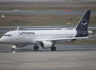 Flugbegleiter stimmen für Arbeitskampf bei Lufthansa und Cityline