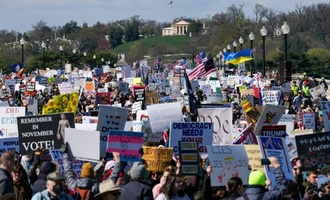 US-weite Großdemonstrationen gegen US-Präsident Trump begonnen