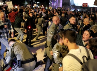 Hunderte Israelis protestieren gegen Iran-Krieg