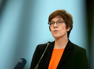 Kramp-Karrenbauer fordert CDU zu klarer Abgrenzung von AfD auf