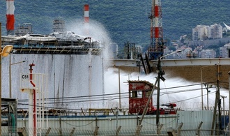 Brand in Israels wichtigster Raffinerie - Armee meldet iranische Raketenangriffe