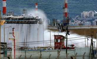 Brand in Israels wichtigster Raffinerie - Armee meldet iranische Raketenangriffe