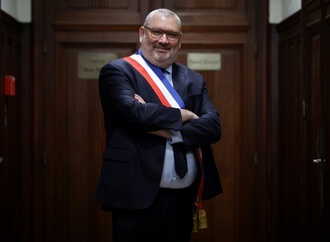 Französische Bürgermeister holen EU-Fahnen ein - heftige Kritik