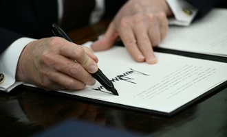 Trump unterzeichnet Dekret zur Erschwerung der Briefwahl