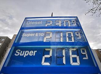 Spritpreise vor neuer Tankstellen-Regel erneut gestiegen