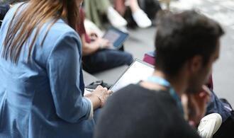 Umfrage: Deutsche blicken gespalten auf ''Künstliche Intelligenz''