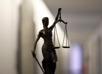 Rechtsextreme Kampfsportgruppe: Haft- und Bewährungsstrafen für drei Angeklagte