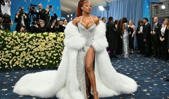 US-Rapperin Megan Thee Stallion beruhigt Fans nach Schwächeanfall während Muscial