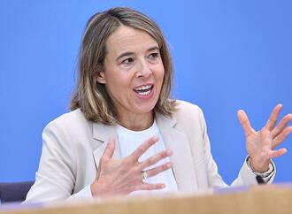 Ex-Wirtschaftsweise drängt Reiche und Habeck zum Krisen-Gespräch