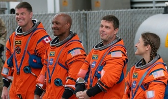 Historische Mondumrundung: Artemis-Crew verlässt Erdumlaufbahn