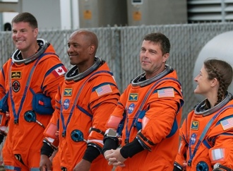 Historische Mondumrundung: Artemis-Crew verlässt Erdumlaufbahn