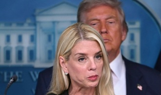 Trump baut Kabinett weiter um: Justizministerin Pam Bondi muss gehen