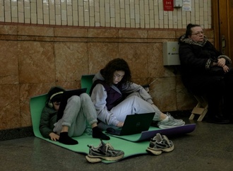 Massive russische Luftangriffe auf Ukraine am hellichten Tage - mindestens zehn Tote