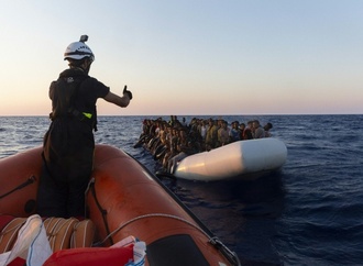 128 Abgeordnete fordern Regierung zu Einsatz für bessere Seenotrettung auf