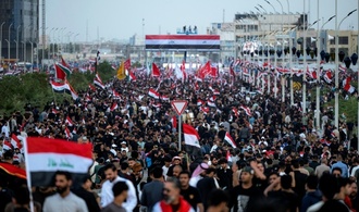 Zehntausende Menschen demonstrieren im Irak gegen den Iran-Krieg