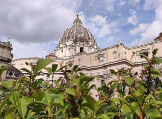 Papst warnt zu Ostern vor Gleichgültigkeit gegenüber Kriegsopfern