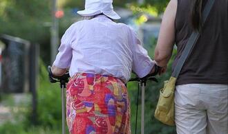 Spritpreise: Verbände fürchten Folgen für ambulante Pflege