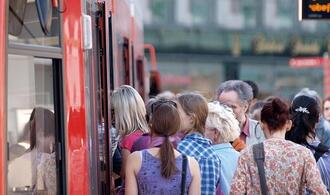 Personenverkehr mit Bussen und Bahnen stagniert