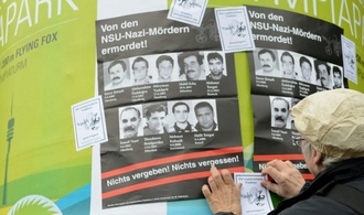 Unbekannte stehlen Gedenkkranz für von NSU ermordeten Halit Yozgat in Kassel