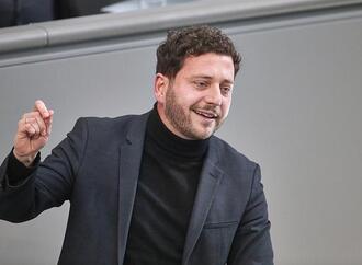 Banaszak fordert Tempolimit statt höherer Pendlerpauschale