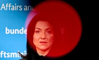 Reiche will Rente an Lebenserwartung koppeln und lehnt höhere Spitzensteuer ab