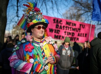 Vor Wahlen: Hunderte protestieren in Magdeburg anlässlich des AfD-Landesparteitags
