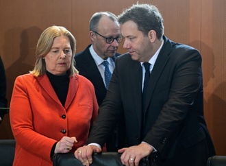 Bericht: Regierung diskutiert Reduzierung der Lohnfortzahlung im Krankheitsfall