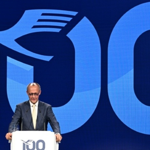 Merz unterstreicht Bedeutung der Lufthansa und des Luftverkehrs für Deutschland