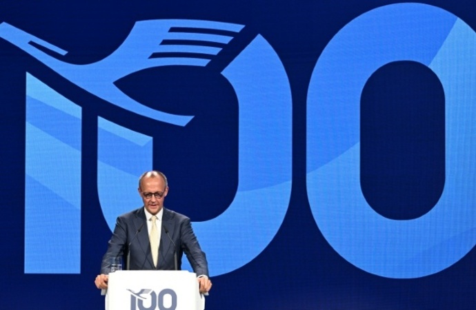 Merz unterstreicht Bedeutung der Lufthansa und des Luftverkehrs für Deutschland