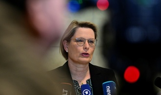 Hubig stellt Gesetz gegen digitale Gewalt im Netz vor