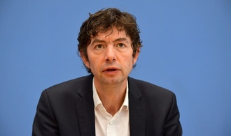 Gericht verbietet Hamburger Physiker Behauptung über Täuschung durch Drosten