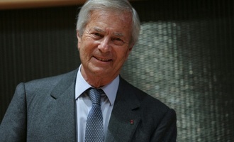 Französischer Milliardär Bolloré gibt sich überrascht über ''Getöse'' bei Grasset-Verlag