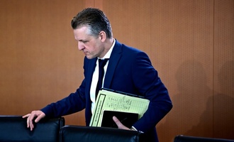 Kanzleramtschef Frei lehnt höhere Steuern für Wohlhabende ab