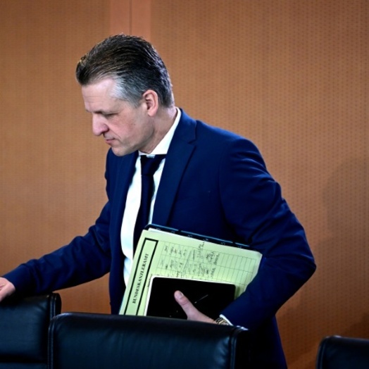 Kanzleramtschef Frei lehnt höhere Steuern für Wohlhabende ab